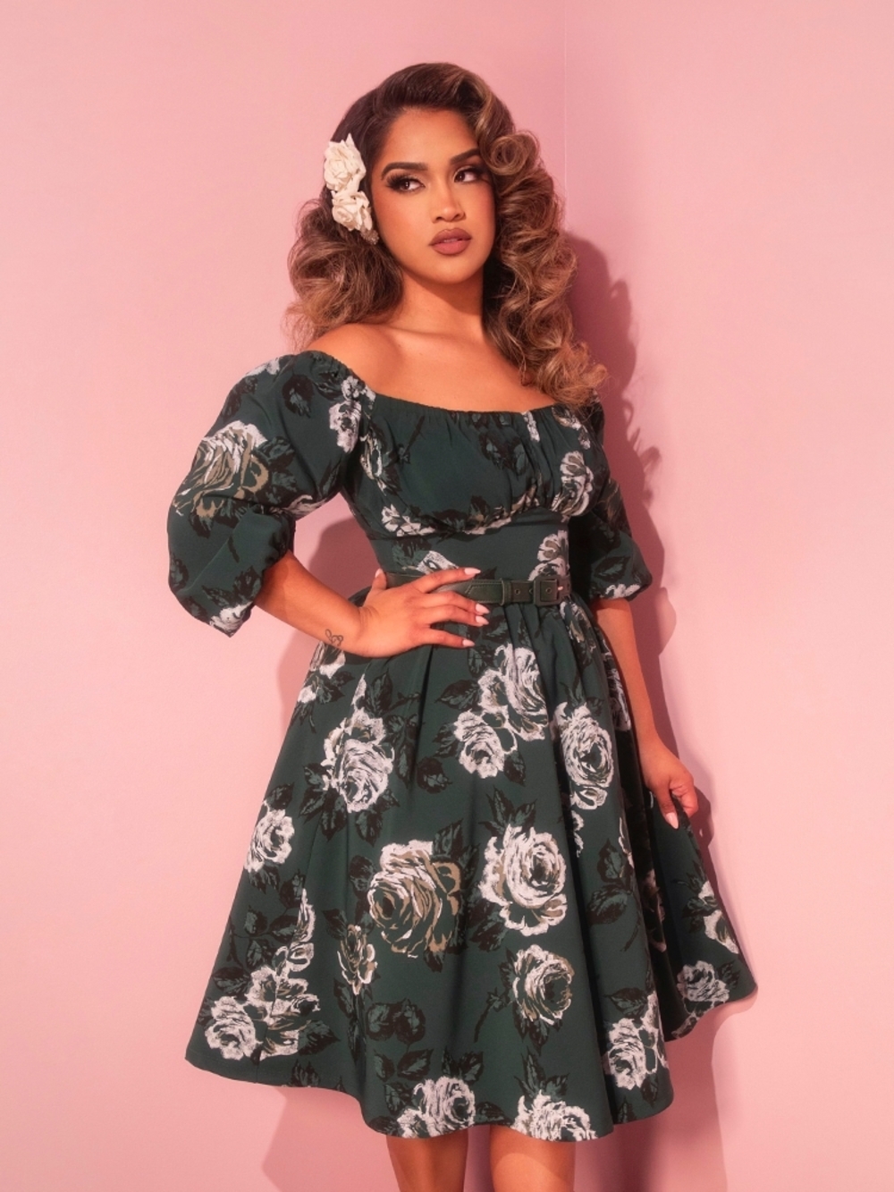 Vacation Dress In Vintage Green Roses Print